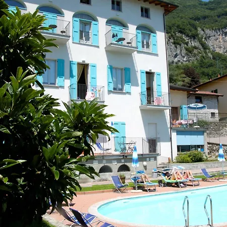 Aparthotel Celeste 2*