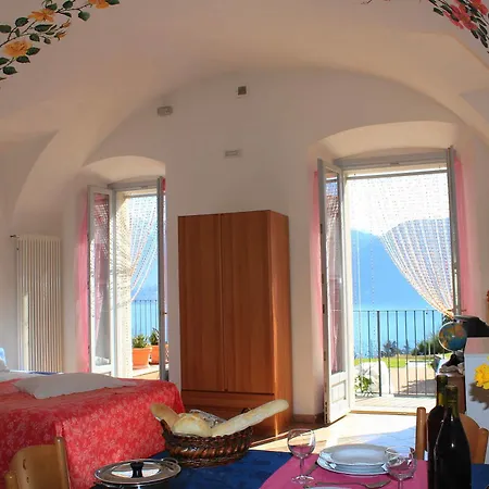 Ξενοδοχείο με διαμερίσματα Celeste View 4*